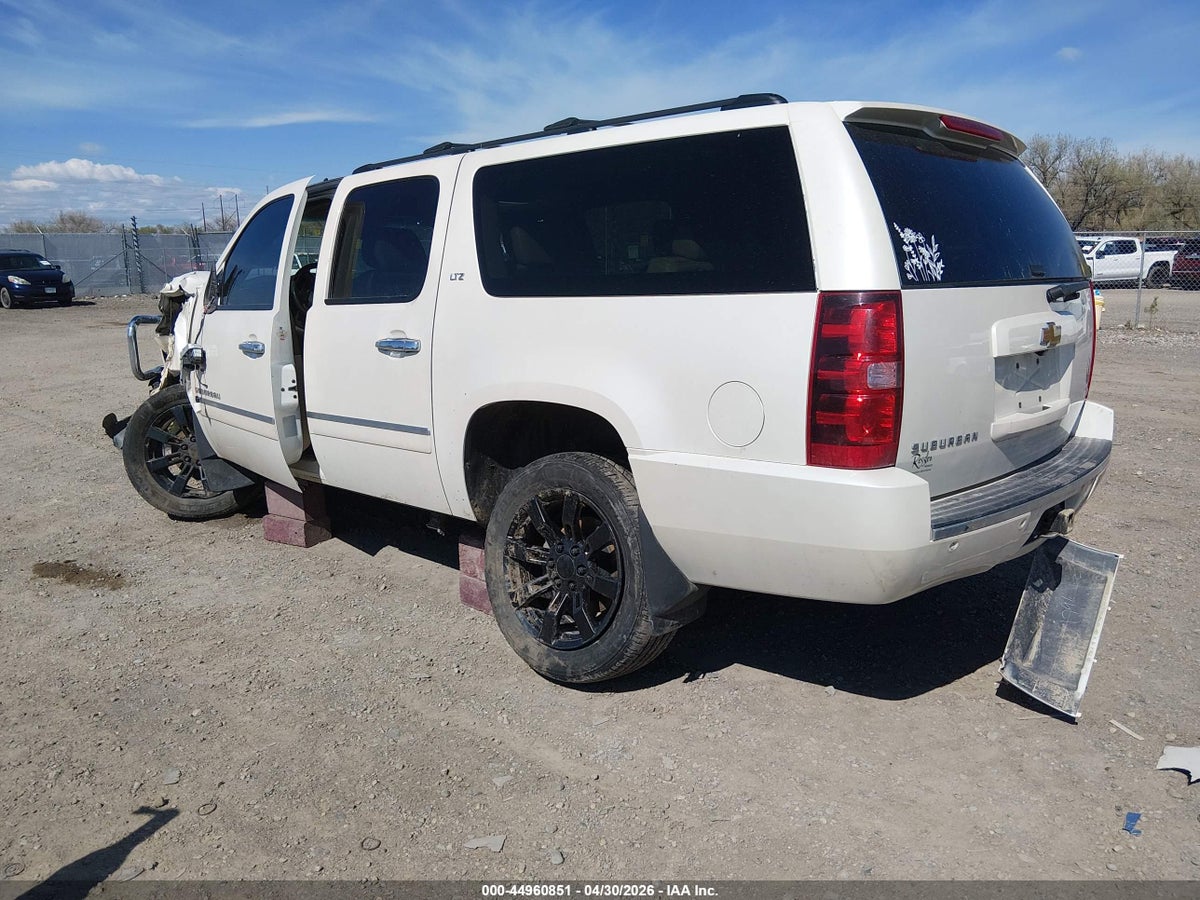 2011 CHEVROLET SUBURBAN 1500 LTZ — снимка 3