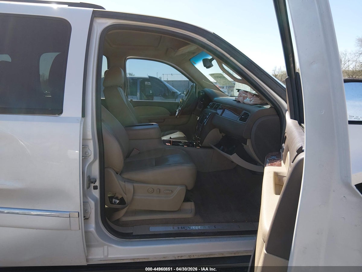 2011 CHEVROLET SUBURBAN 1500 LTZ — снимка 5