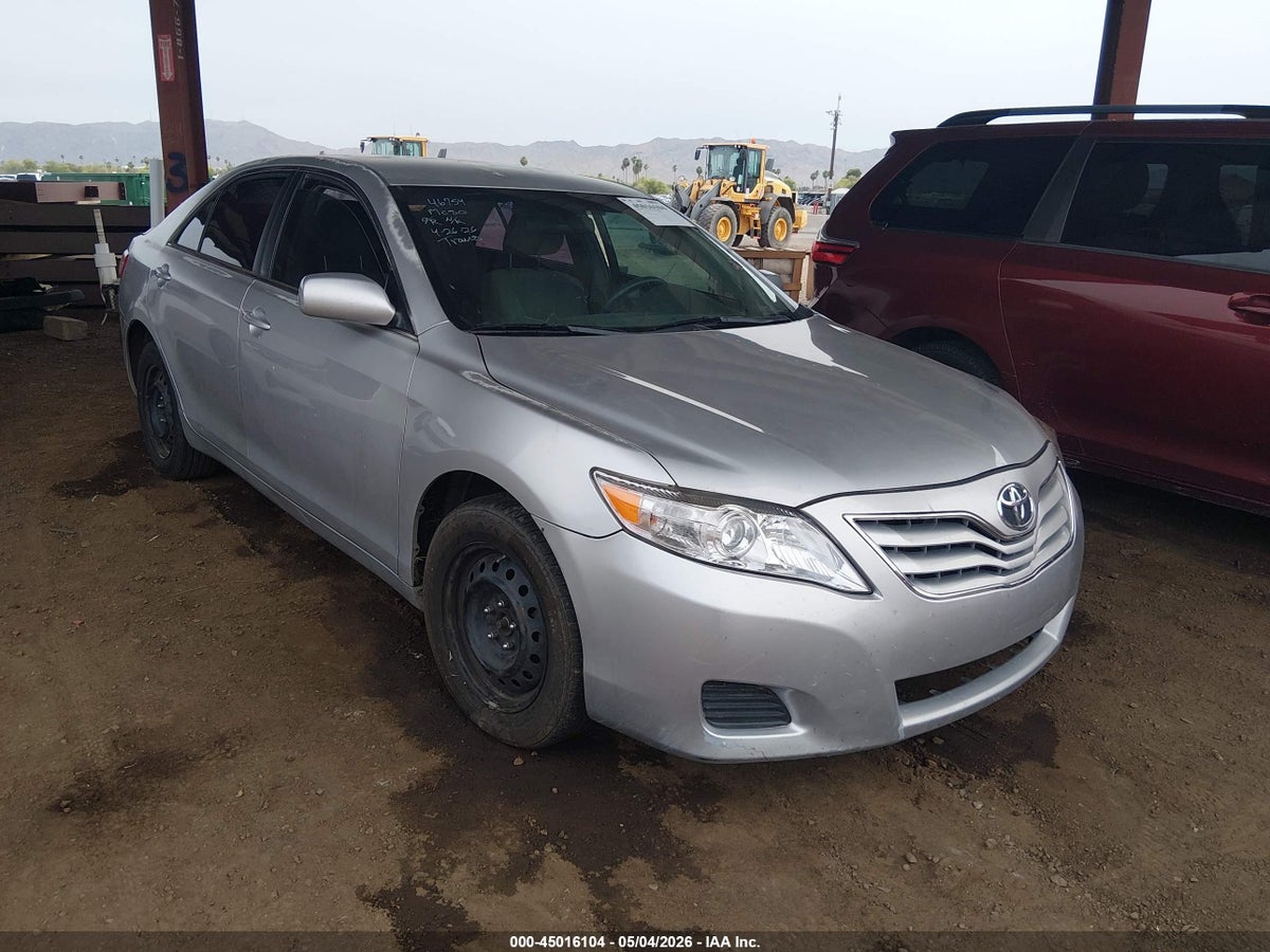 2011 TOYOTA CAMRY LE