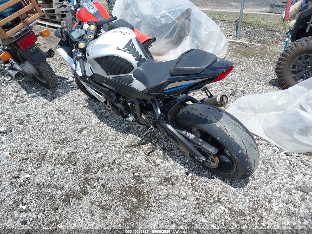 2025 SUZUKI GSX-R1000 — photo 3