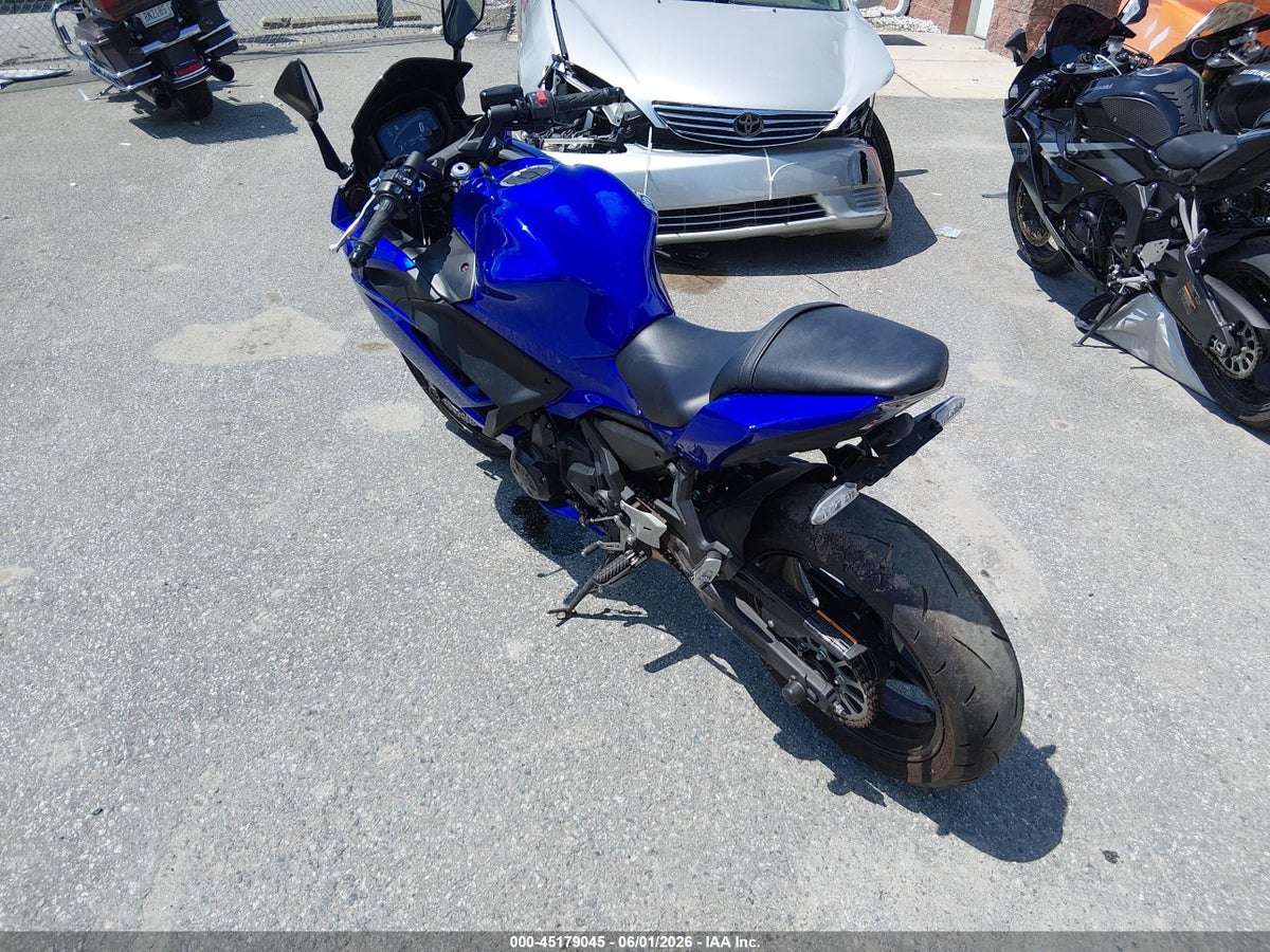 2025 KAWASAKI EX650 P — photo 3