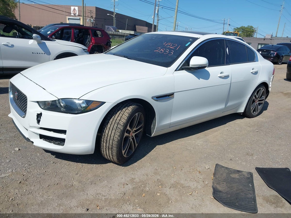 2017 JAGUAR XE 35T PREMIUM — photo 2