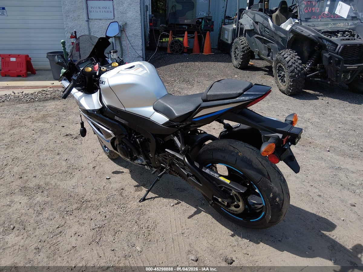 2025 SUZUKI GSX-R1000 — photo 3