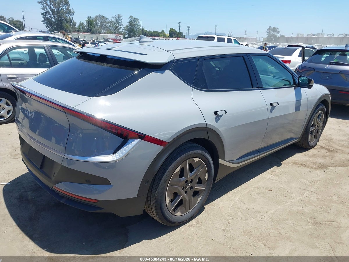 2025 KIA EV6 LIGHT LONG RANGE RWD — photo 4