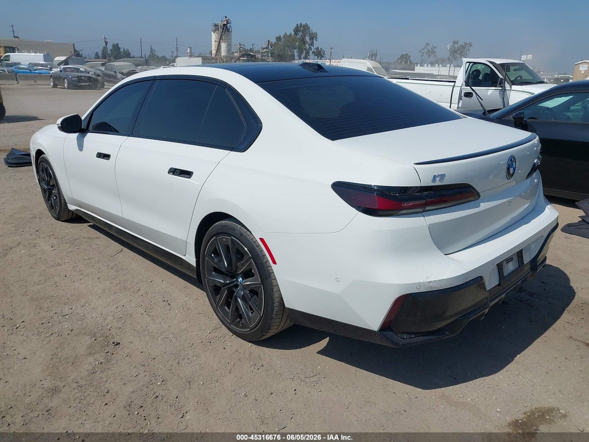 2025 BMW I7 XDRIVE60 — снимка 3