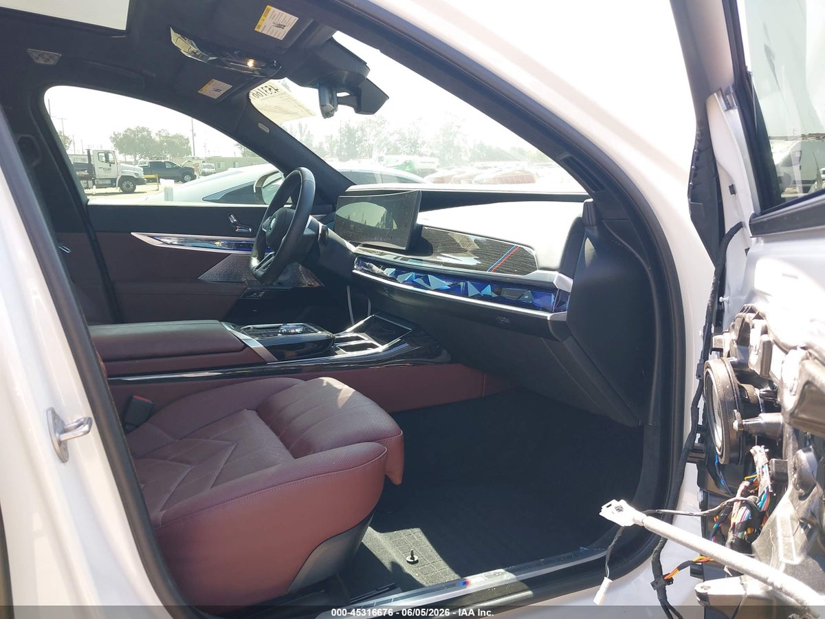 2025 BMW I7 XDRIVE60 — снимка 5