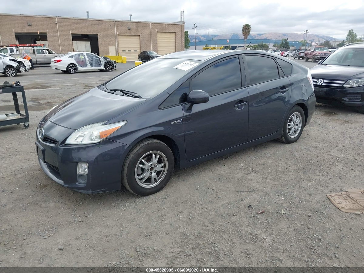 2011 TOYOTA PRIUS TWO — снимка 2