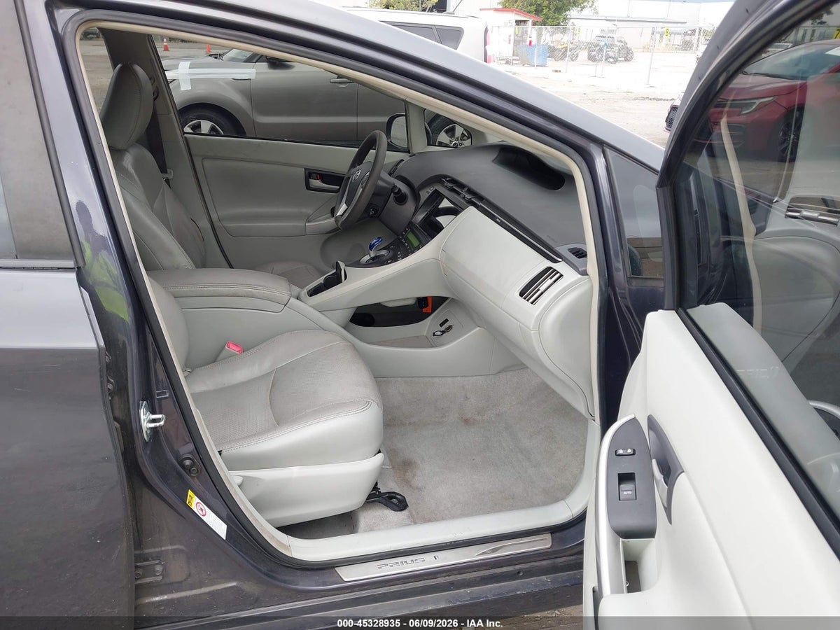 2011 TOYOTA PRIUS TWO — снимка 5