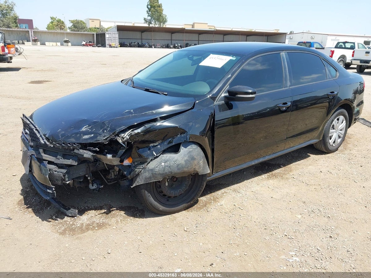 2014 VOLKSWAGEN PASSAT 2.5L S — снимка 2