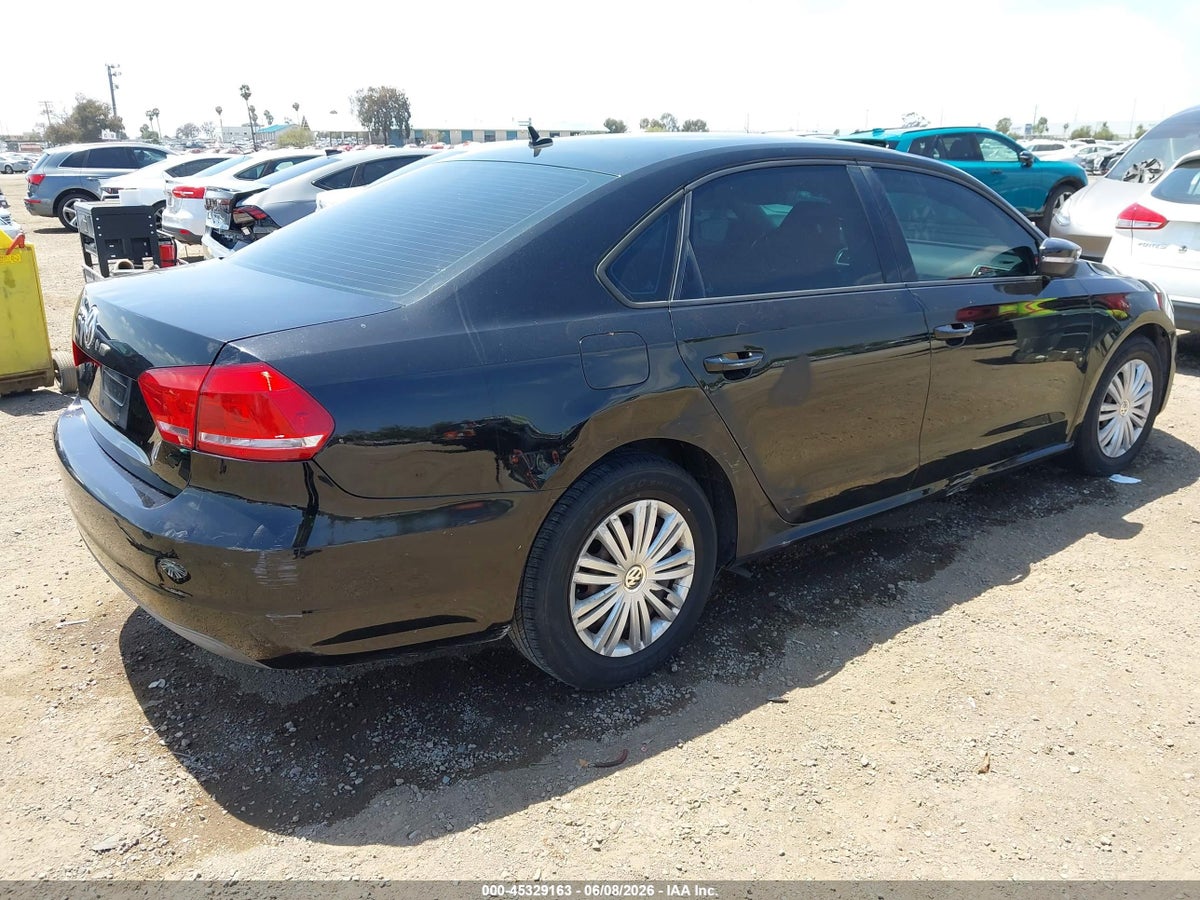 2014 VOLKSWAGEN PASSAT 2.5L S — снимка 4