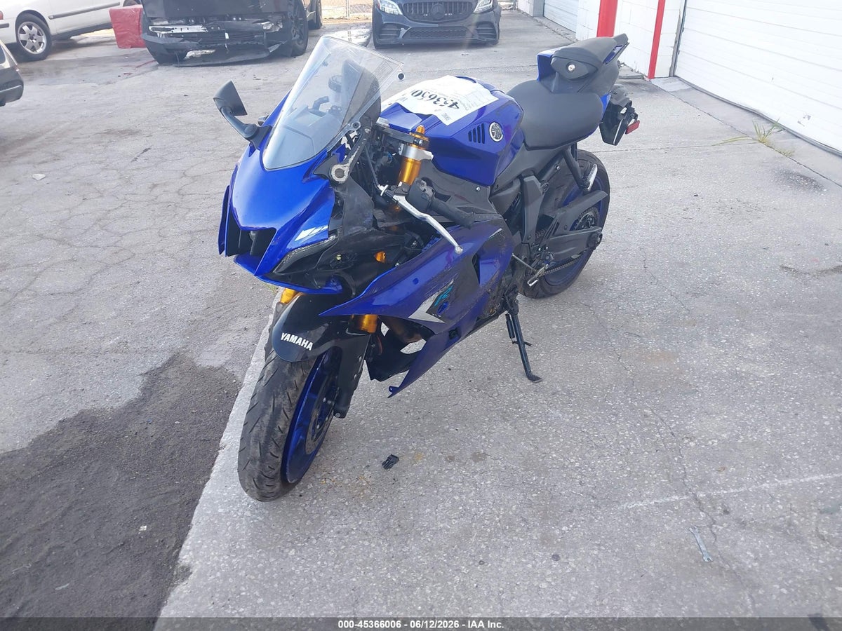 2025 YAMAHA YZFR7 — photo 2