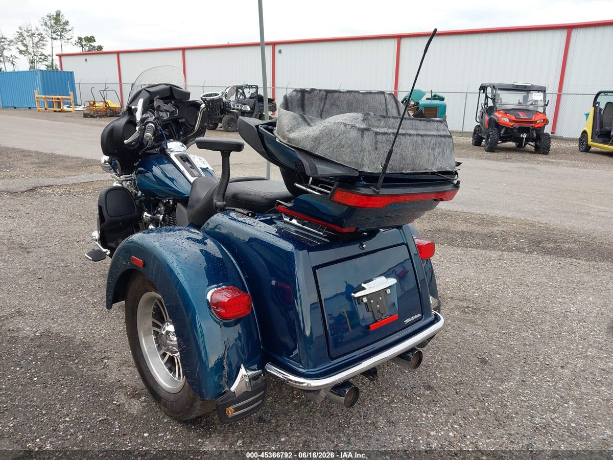 2020 HARLEY-DAVIDSON FLHTCUTG — photo 3