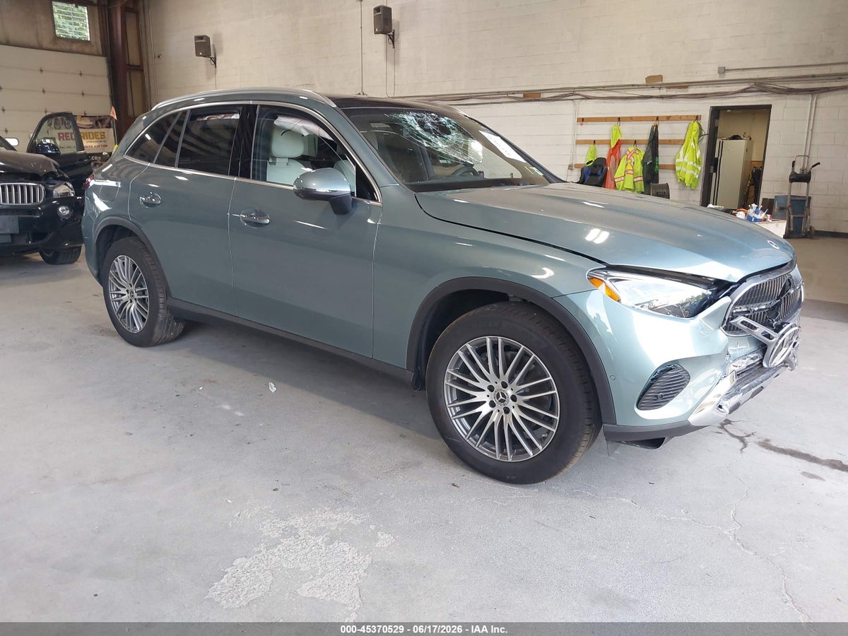 2026 MERCEDES-BENZ GLC 300