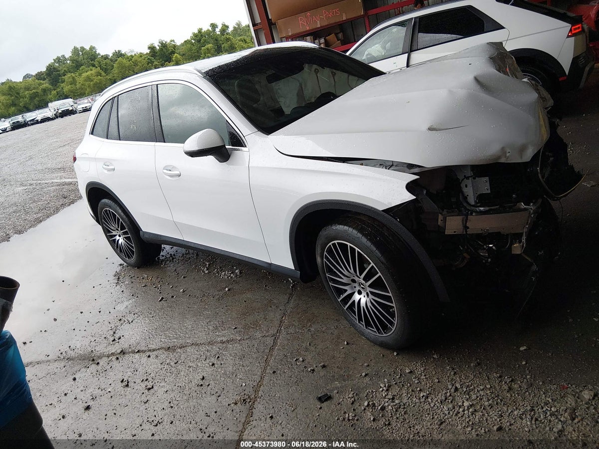 2026 MERCEDES-BENZ GLC 300