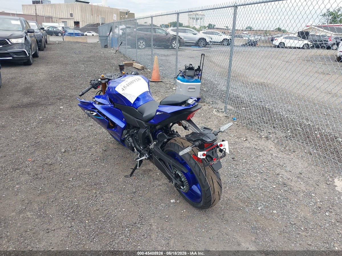 2026 YAMAHA YZFR7 — photo 3