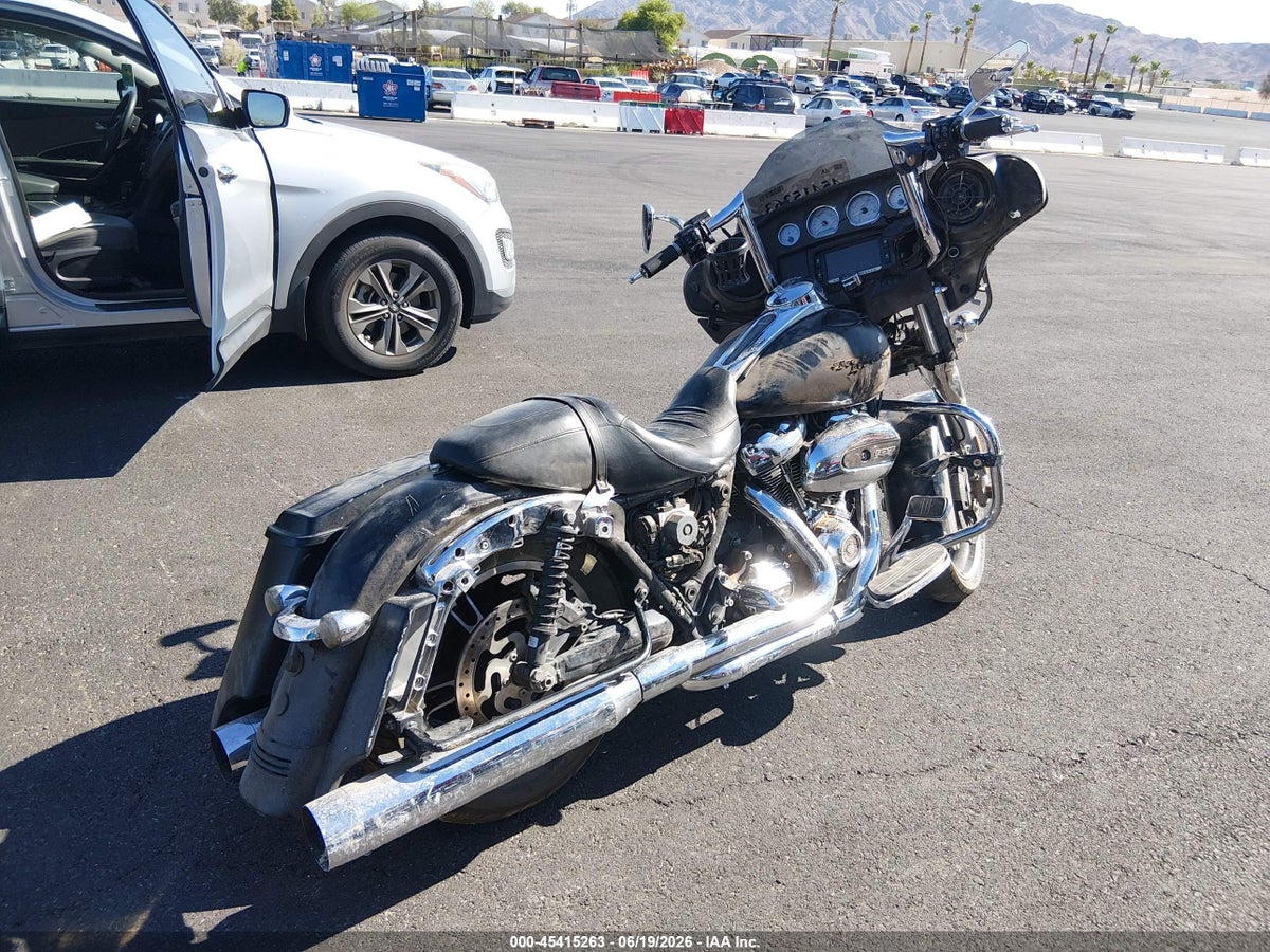 2017 HARLEY-DAVIDSON FLHXS STREET GLIDE SPECIAL — photo 4