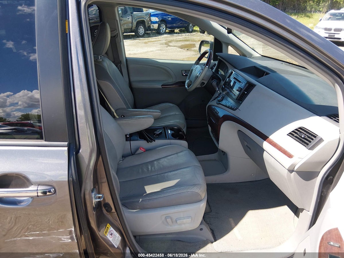 2011 TOYOTA SIENNA LIMITED V6 — снимка 5