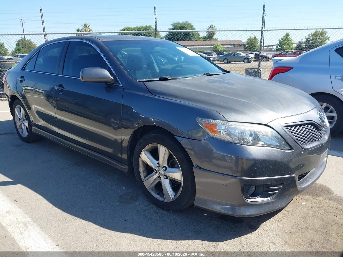 2011 TOYOTA CAMRY SE