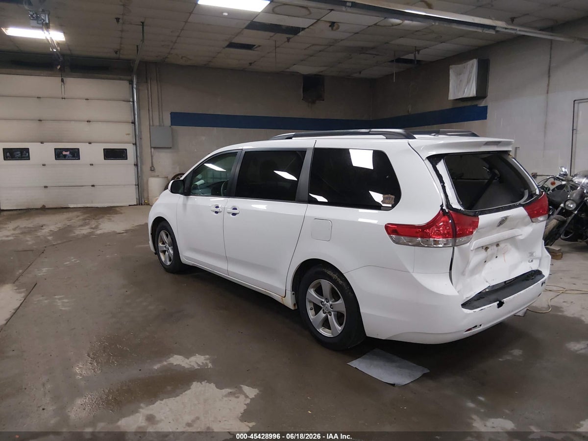 2014 TOYOTA SIENNA LE V6 8 PASSENGER — снимка 3