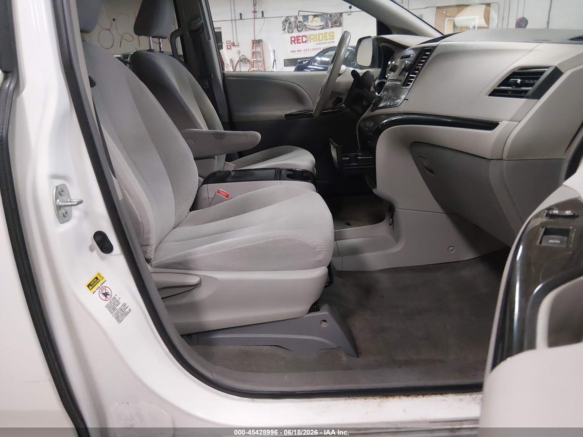 2014 TOYOTA SIENNA LE V6 8 PASSENGER — снимка 5