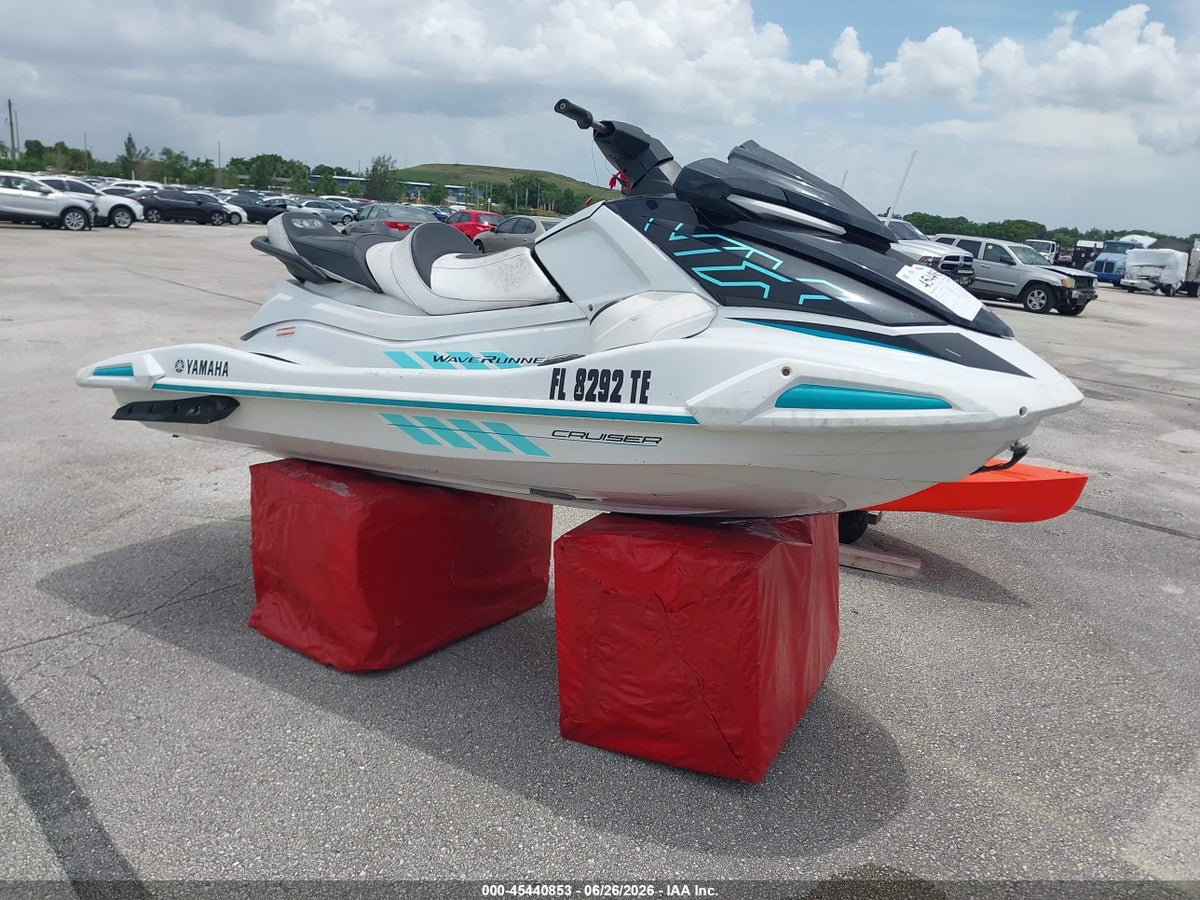 2022 YAMAHA WAVERUNNER