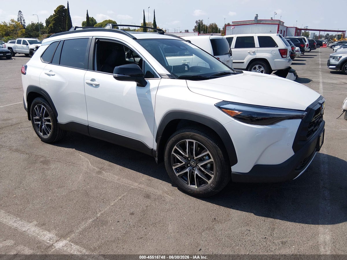 2026 TOYOTA COROLLA CROSS XLE