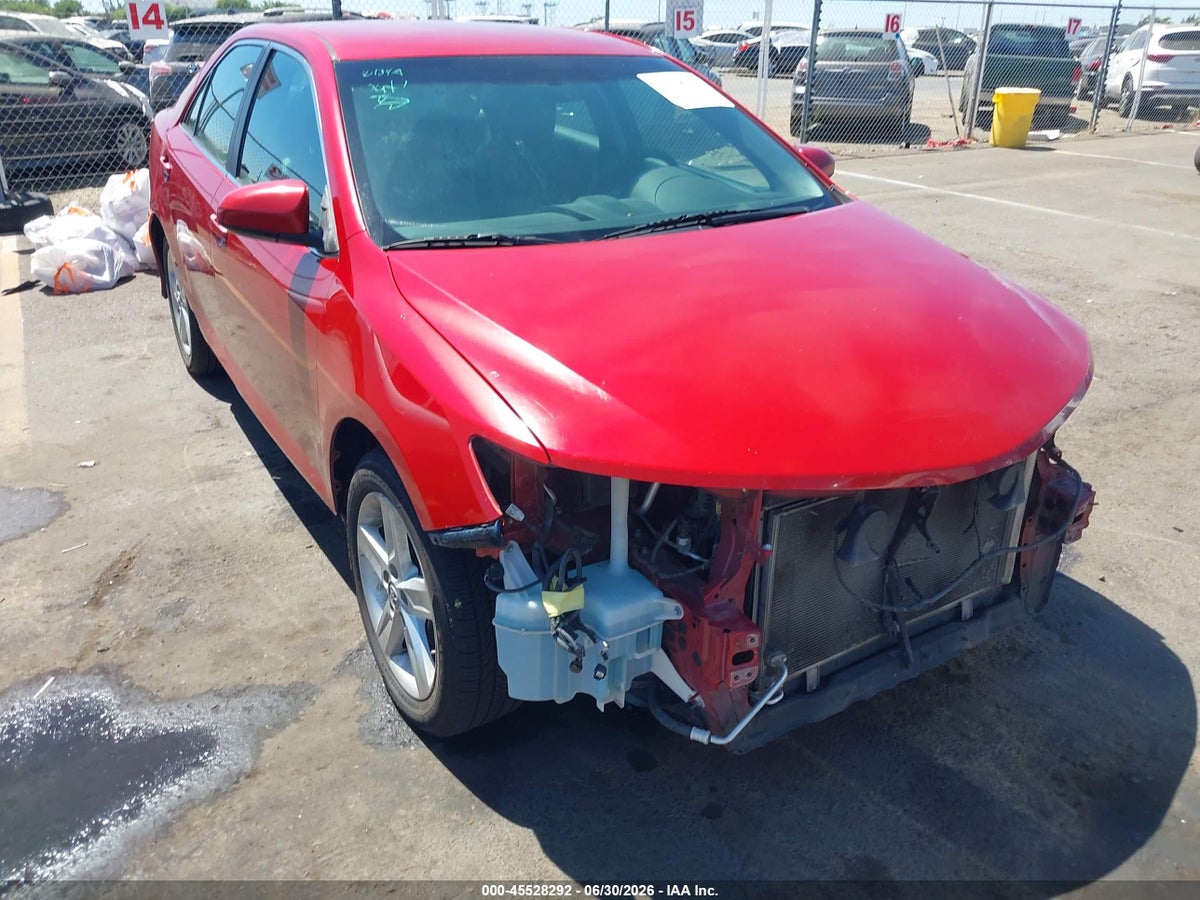 2013 TOYOTA CAMRY SE