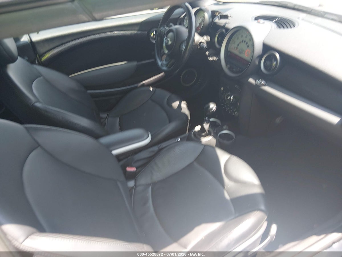 2011 MINI COOPER S — снимка 5