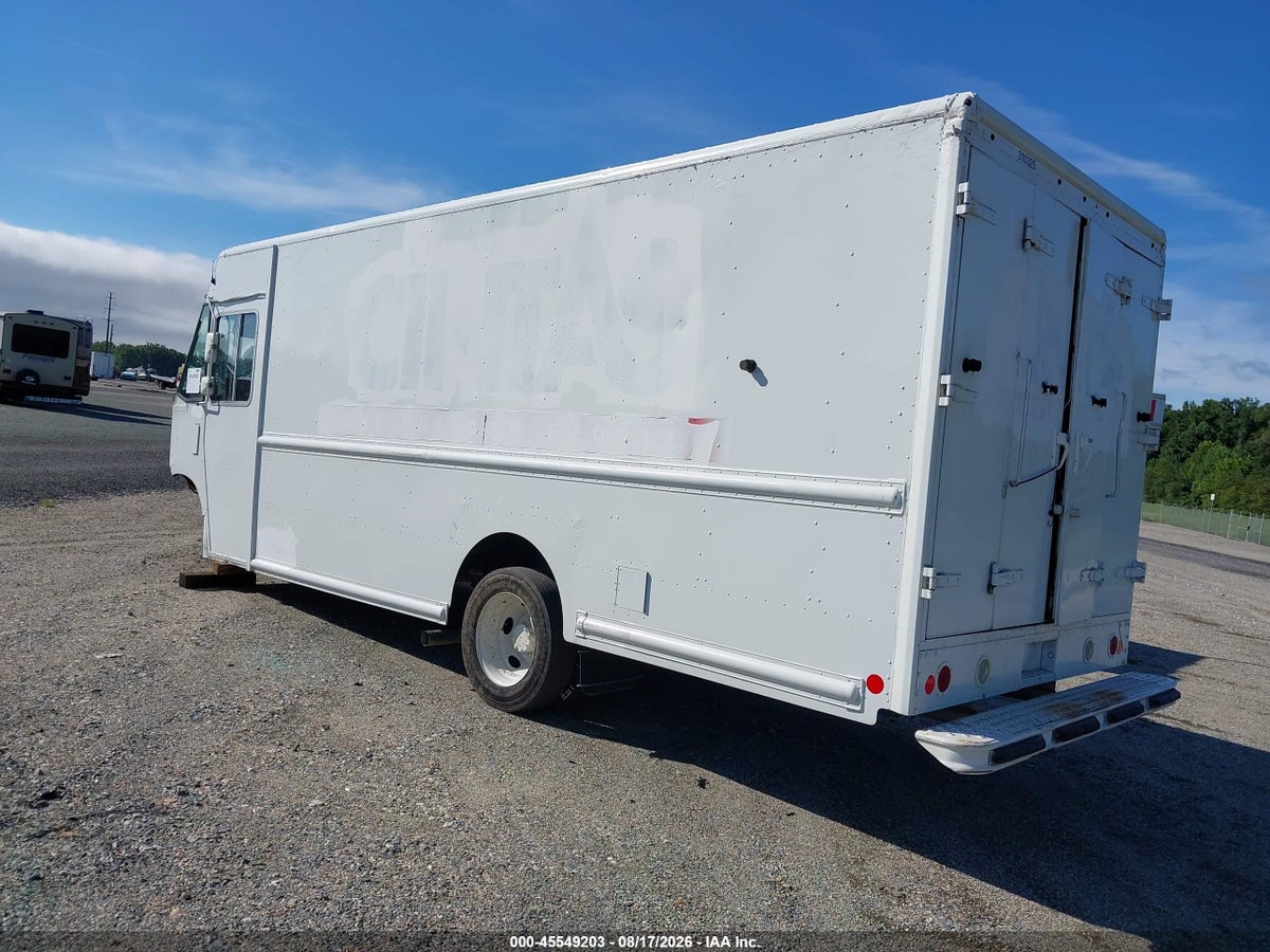 2022 FORD F-59 COMMERCIAL STRIPPED — photo 3