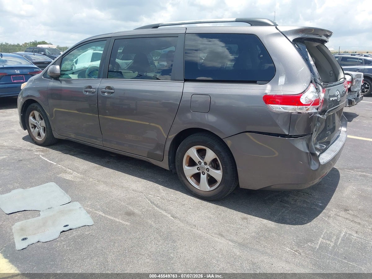 2014 TOYOTA SIENNA LE V6 8 PASSENGER — снимка 3