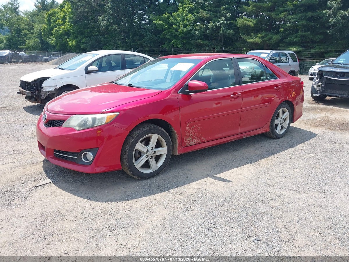 2013 TOYOTA CAMRY SE — снимка 2