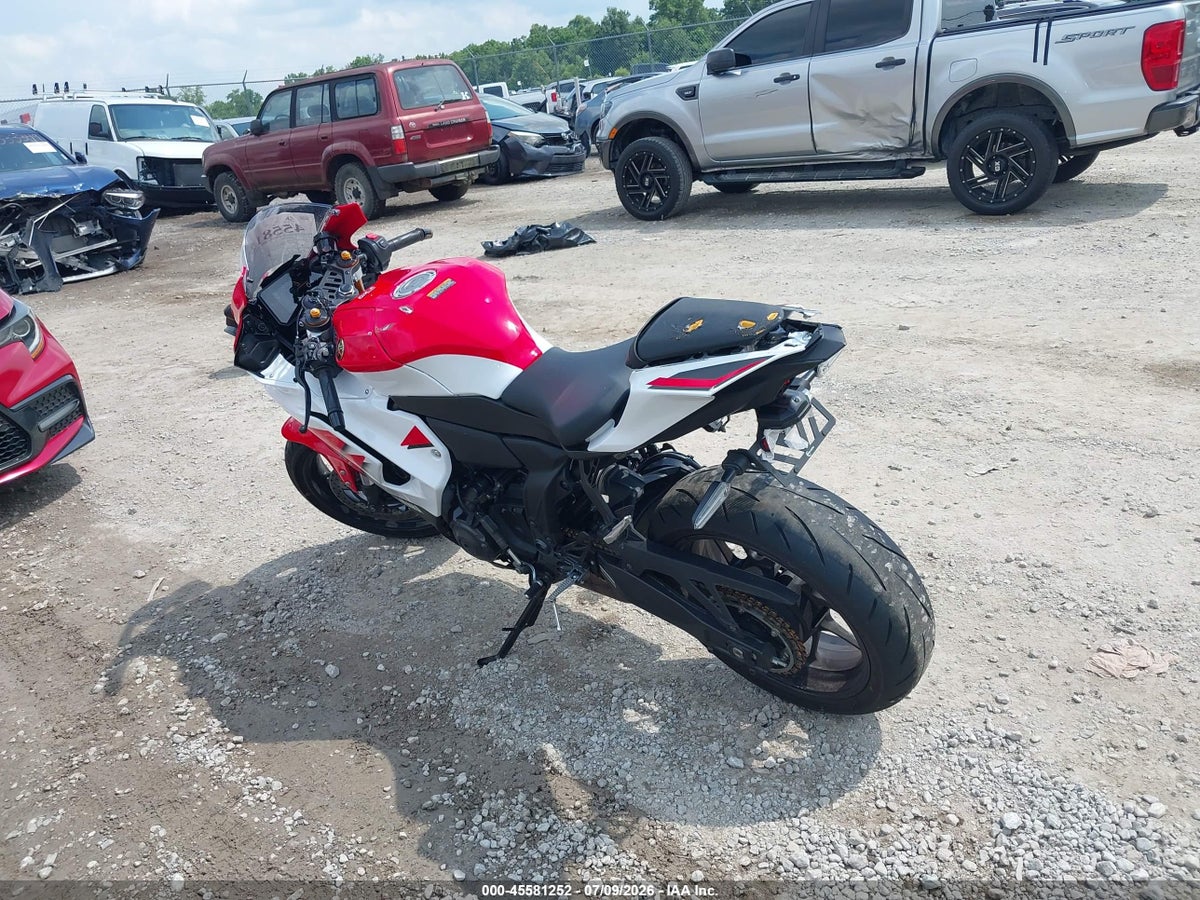 2026 YAMAHA YZFR7 — photo 3