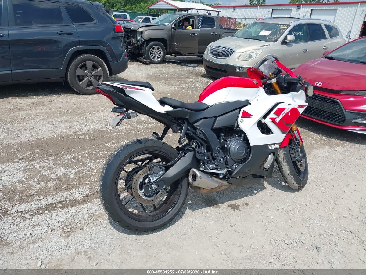 2026 YAMAHA YZFR7 — photo 4