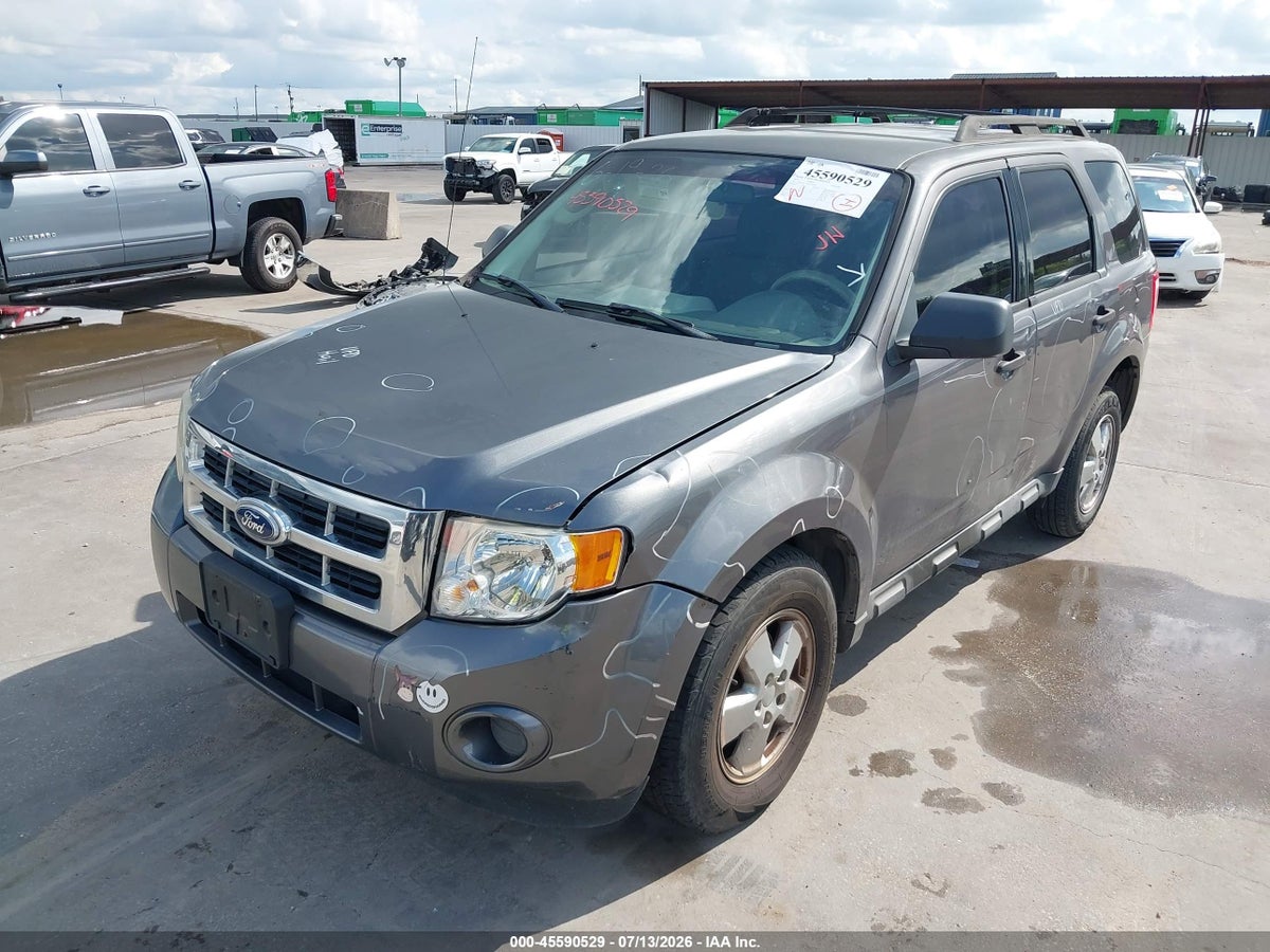 2010 FORD ESCAPE XLS — снимка 2