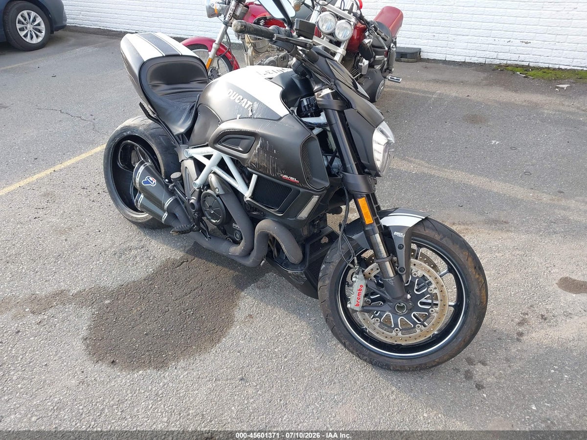 2015 DUCATI DIAVEL