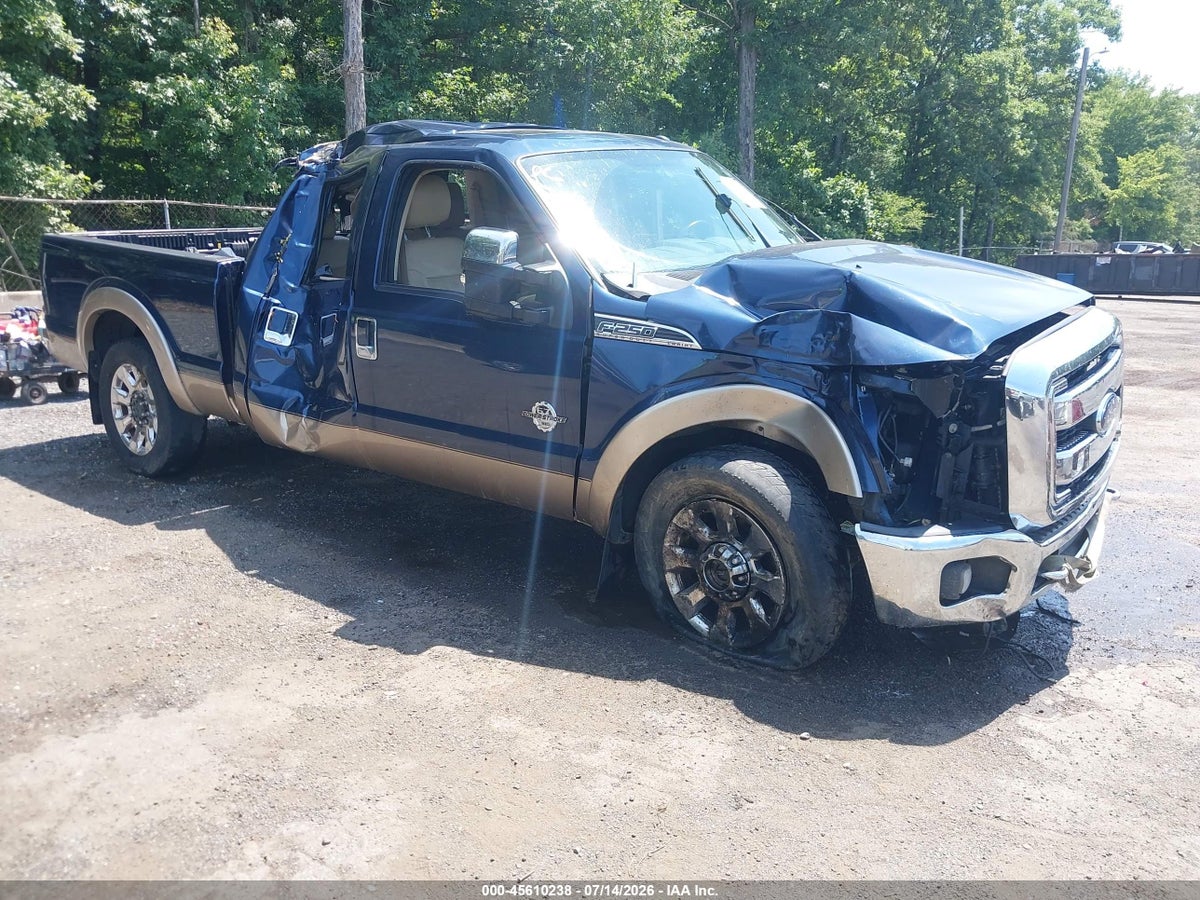 2013 FORD SUPER DUTY F-250 SRW LARIAT
