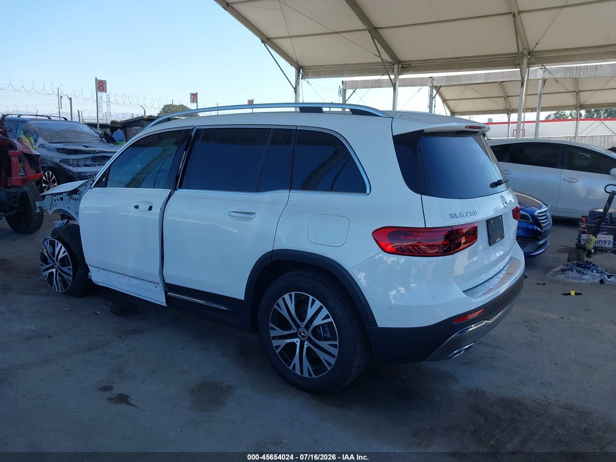 2025 MERCEDES-BENZ GLB 250 — photo 3