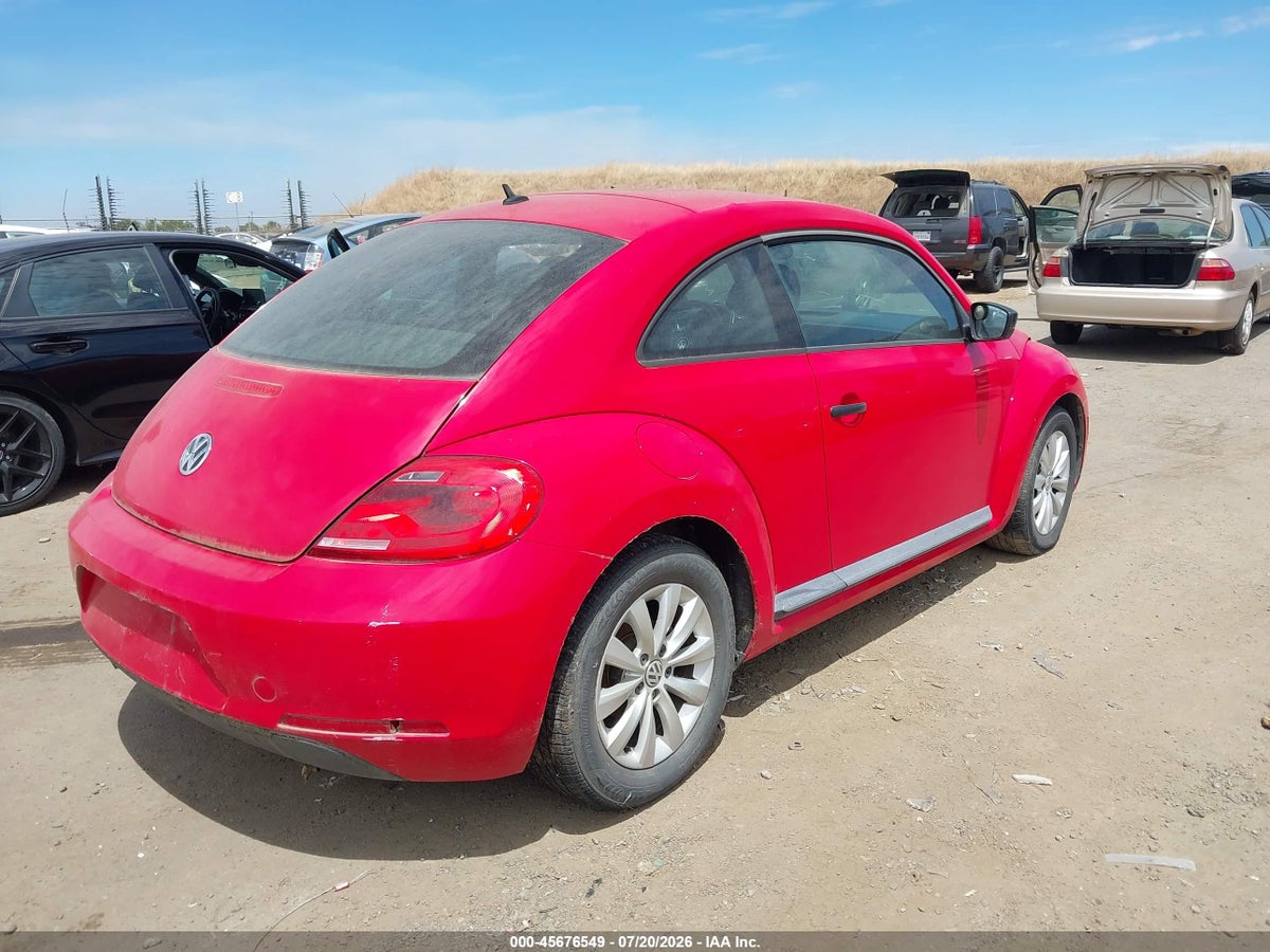 2013 VOLKSWAGEN BEETLE 2.5L ENTRY — снимка 4