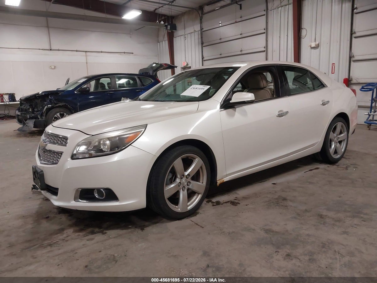 2013 CHEVROLET MALIBU 2LZ — снимка 2