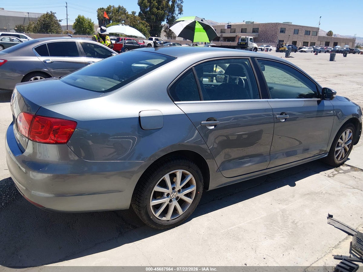 2013 VOLKSWAGEN JETTA 2.5L SE — снимка 4