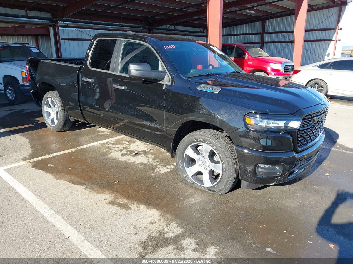 2026 RAM 1500 EXPRESS 4X2 6'4 BOX