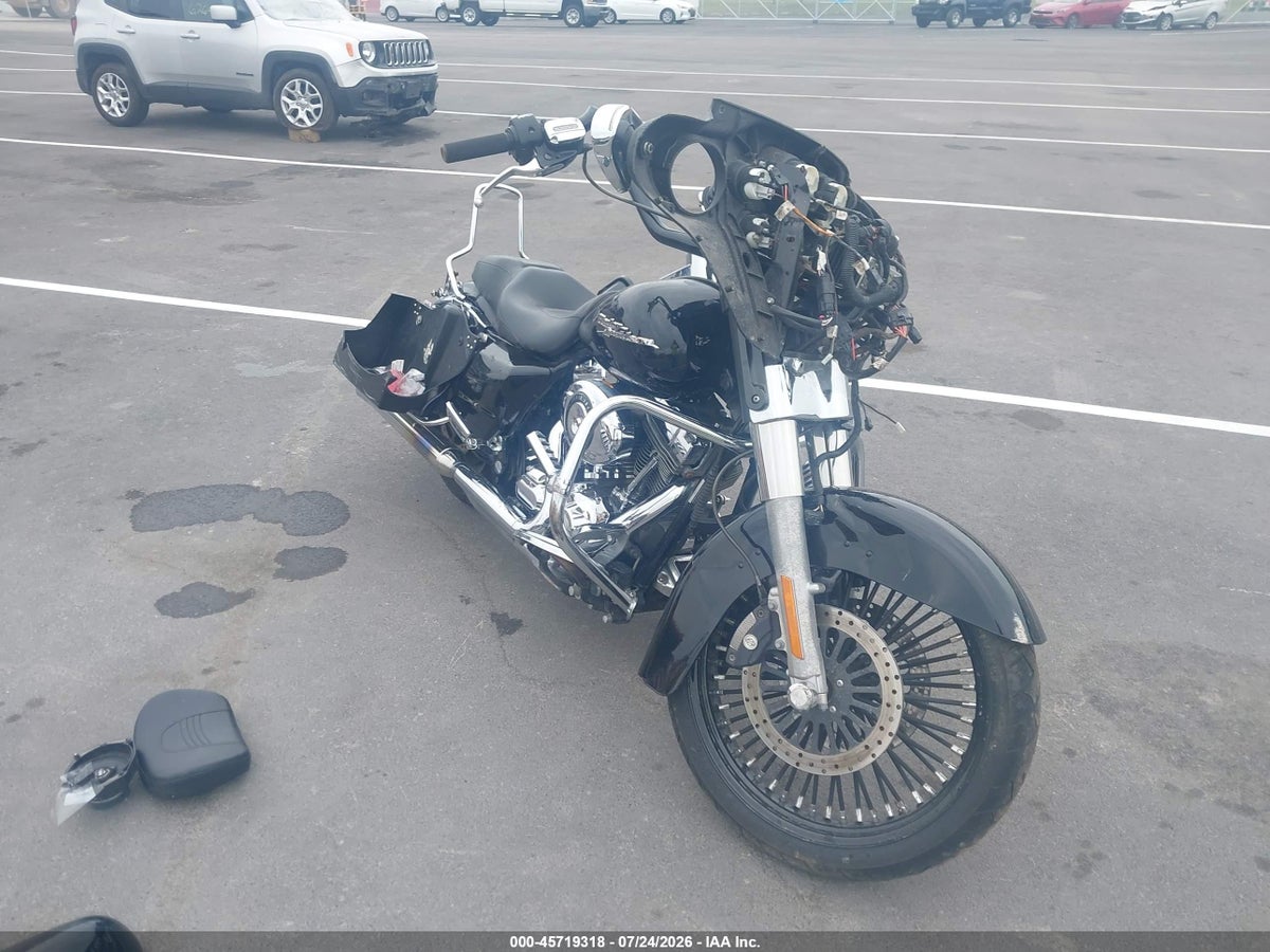 2010 HARLEY-DAVIDSON FLHX