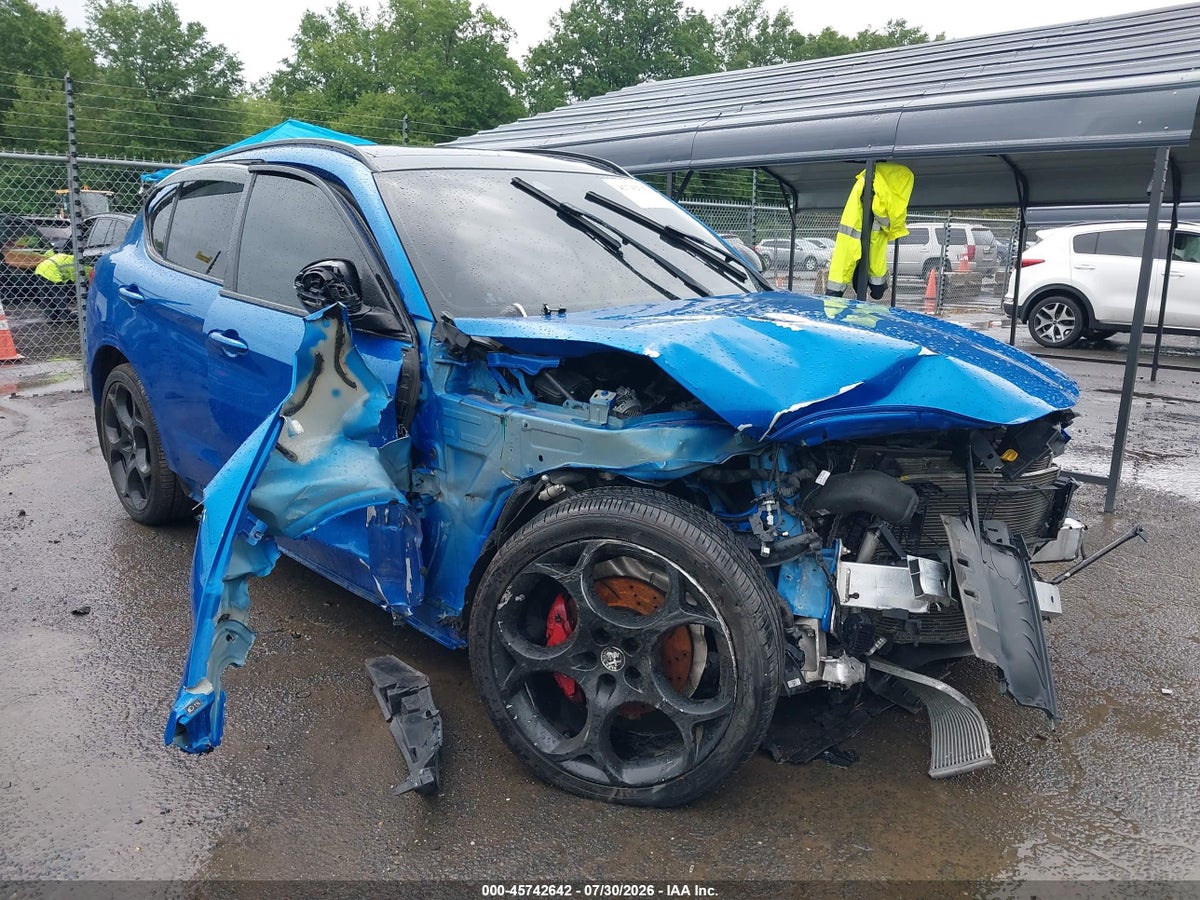 2022 ALFA ROMEO STELVIO VELOCE TI AWD