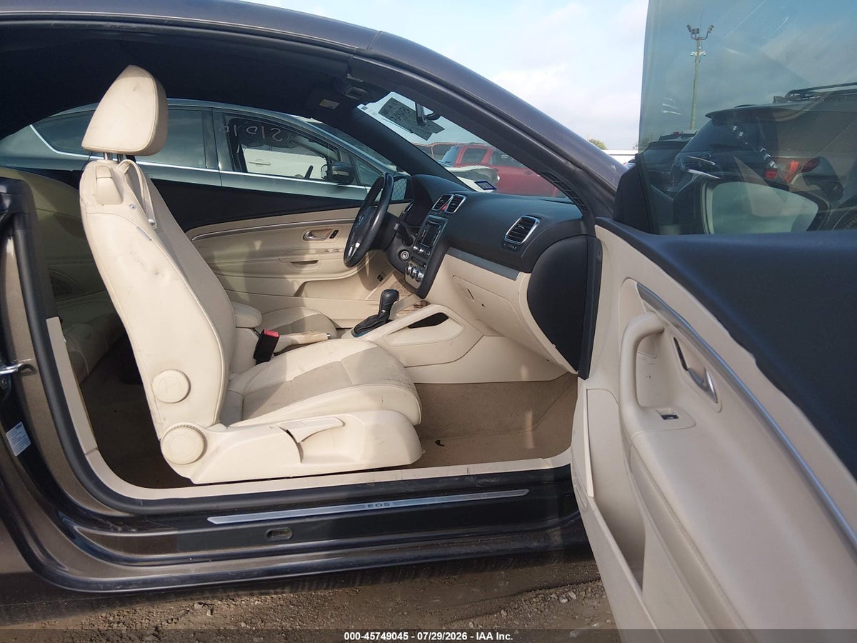 2014 VOLKSWAGEN EOS KOMFORT — photo 5