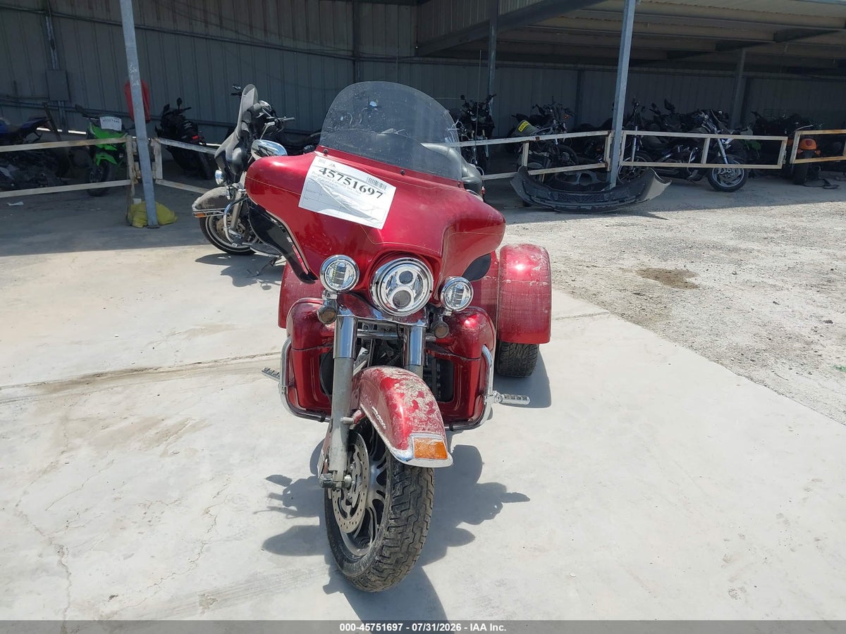 2013 HARLEY-DAVIDSON FLHTCUTG TRI GLIDE ULTRA CLASSIC — снимка 5