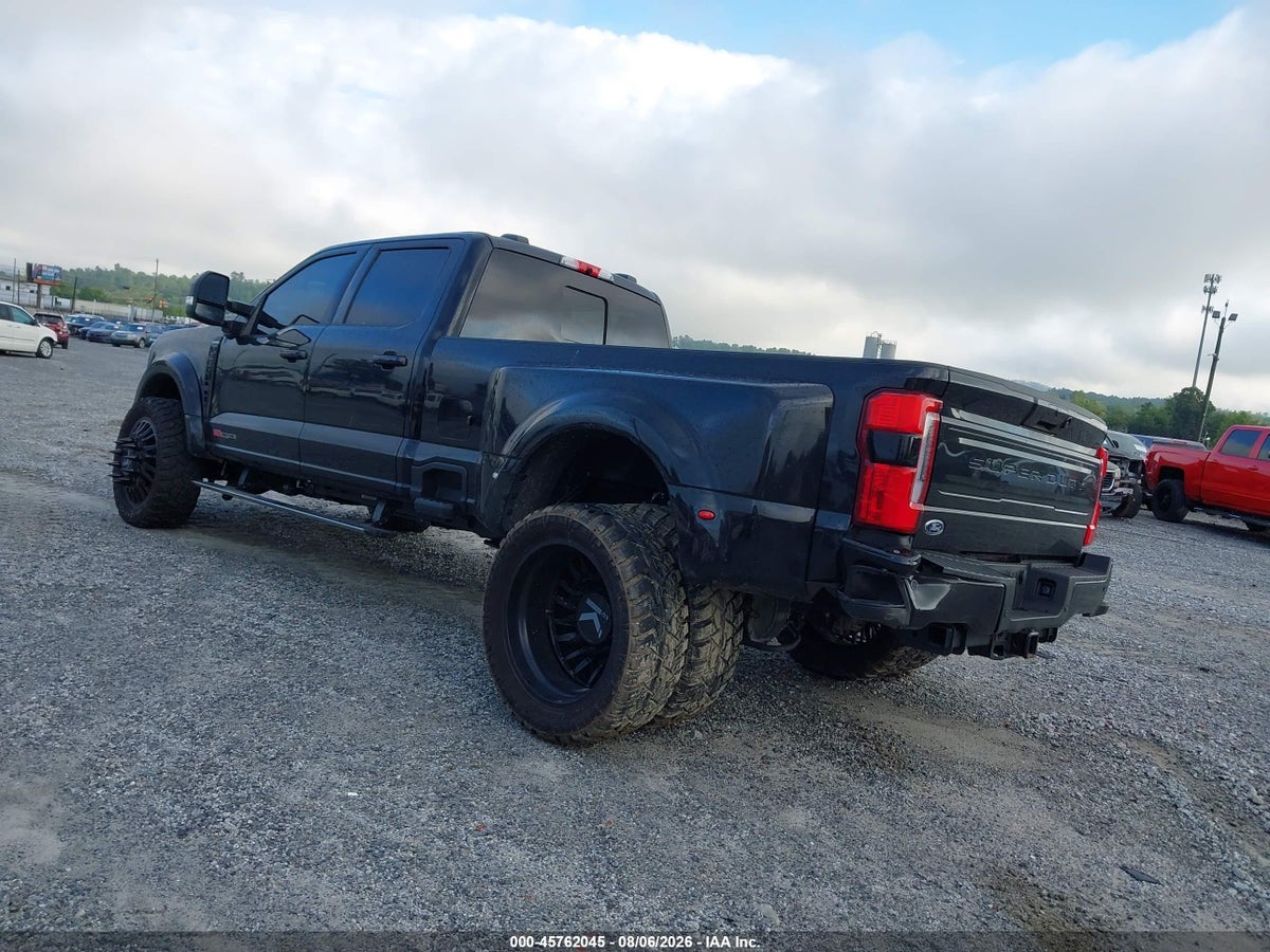 2025 FORD F-450 PLATINUM — photo 3