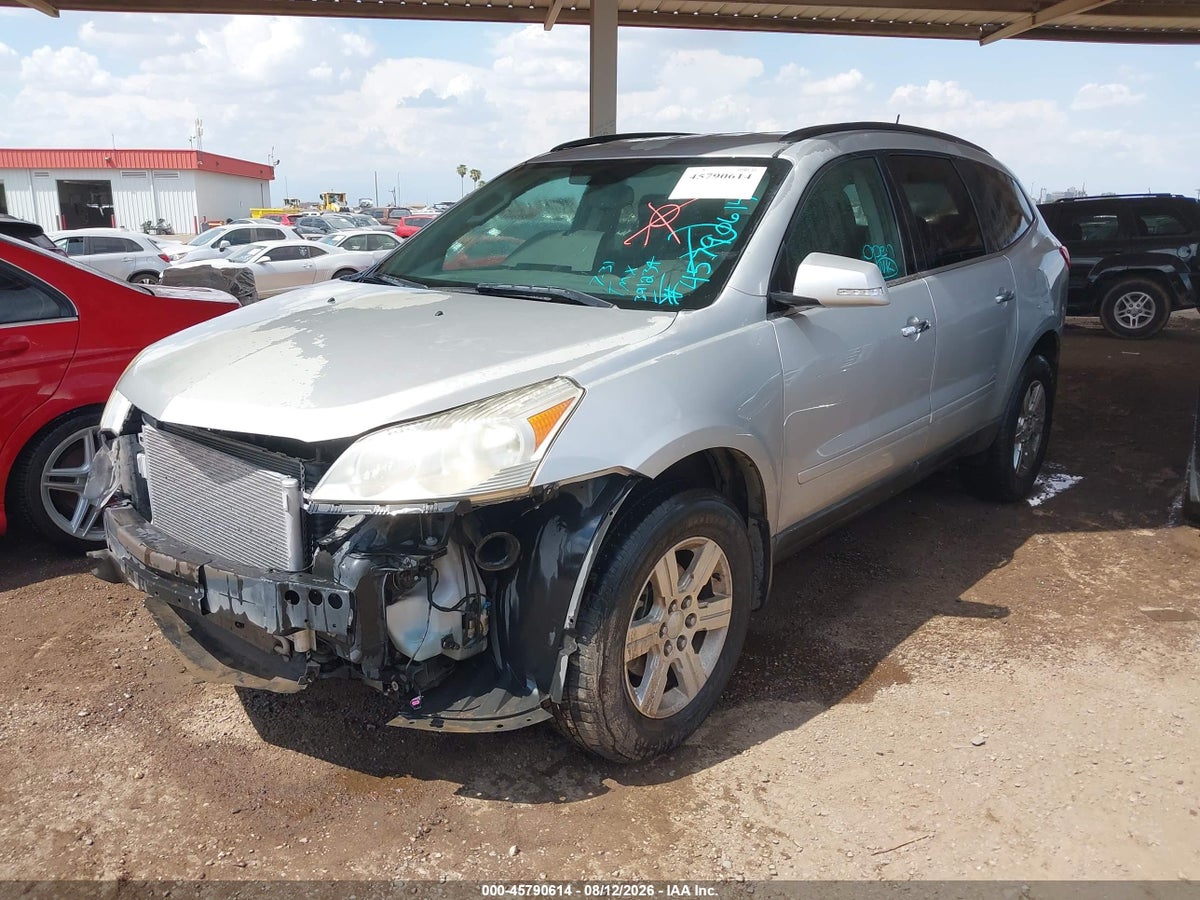2011 CHEVROLET TRAVERSE LT W/1LT — снимка 2