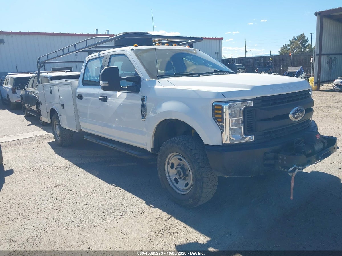 2018 FORD F-350 CHASSIS XL