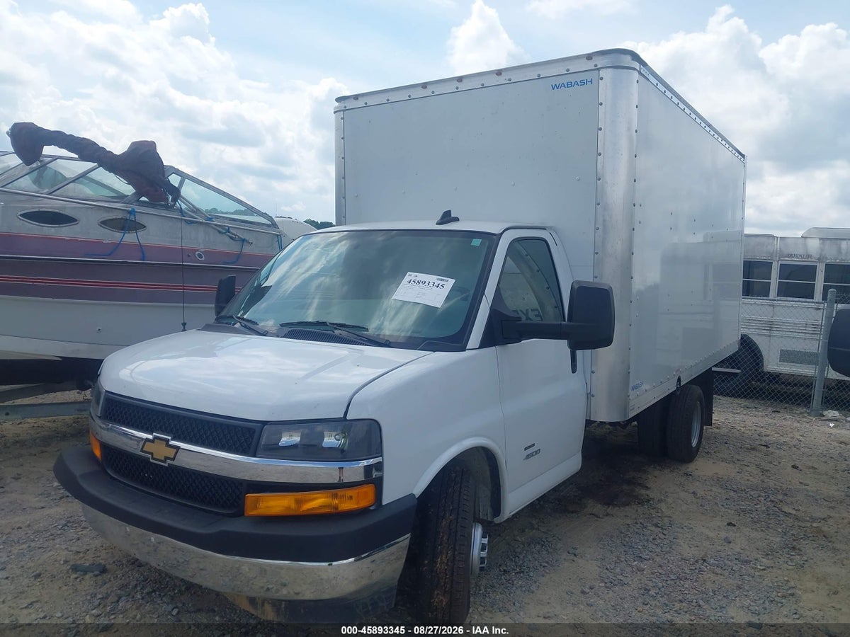 2024 CHEVROLET EXPRESS CUTAWAY 4500 VAN — снимка 2