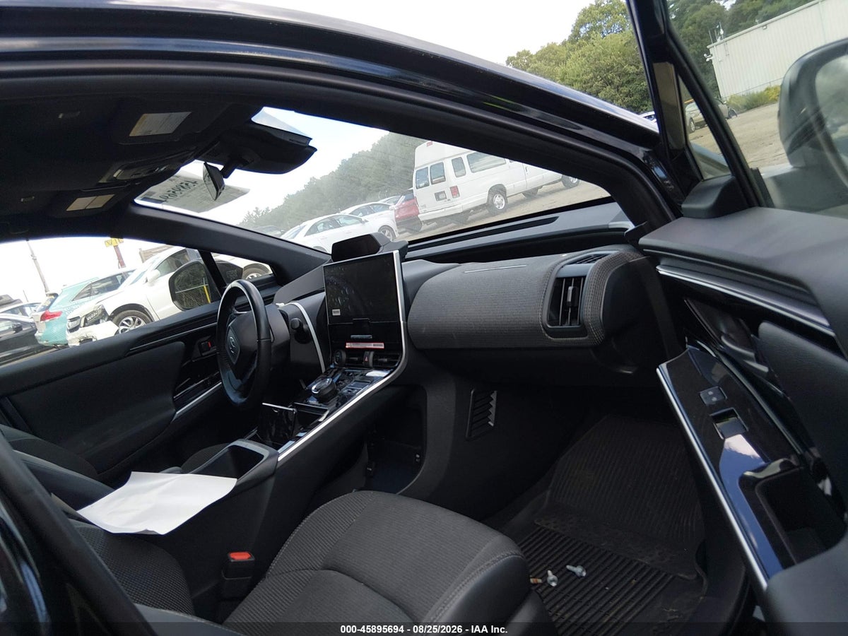 2025 TOYOTA BZ4X XLE — photo 5